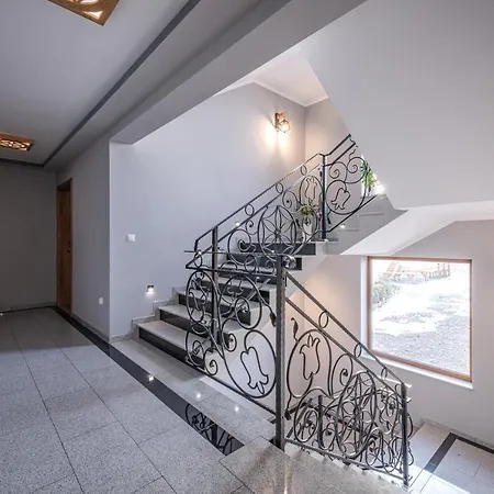 Penzion Na Grani 3*