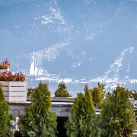 Guest house Na Grani 3*